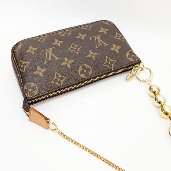 ✨️💎Authentic Louis Vuitton Mini Pochette Accessoires Monogram Bag - Picture 10 of 16